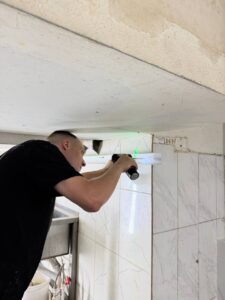 монтаж холодильной камеры